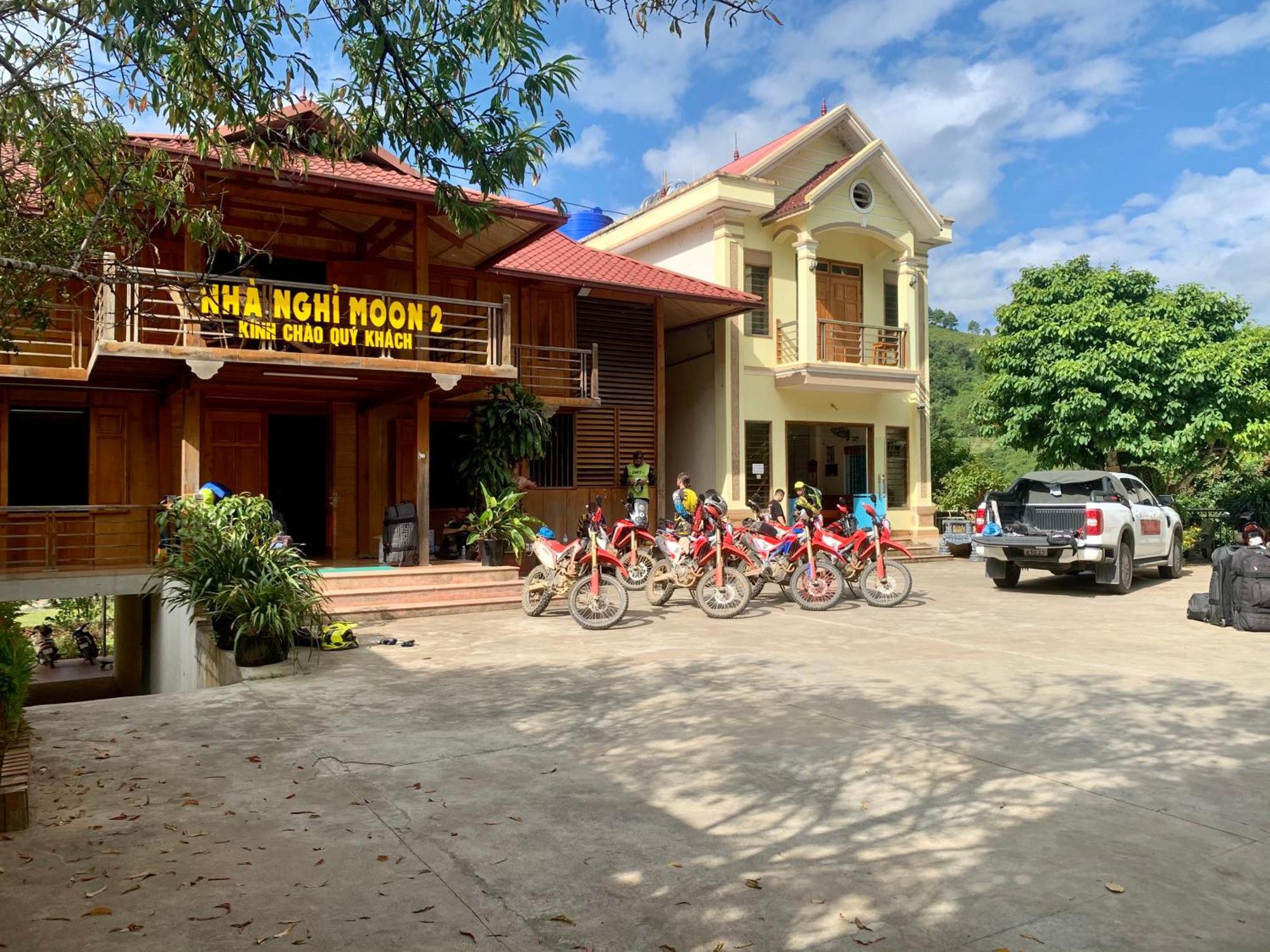 Nha Nghi Moon 2 Bed & Breakfast Yen Bai Exterior photo